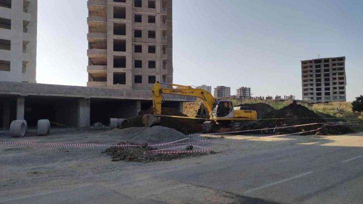 Adana’da inşaatta göçük: Mühendis ve işçi hayatını kaybetti
