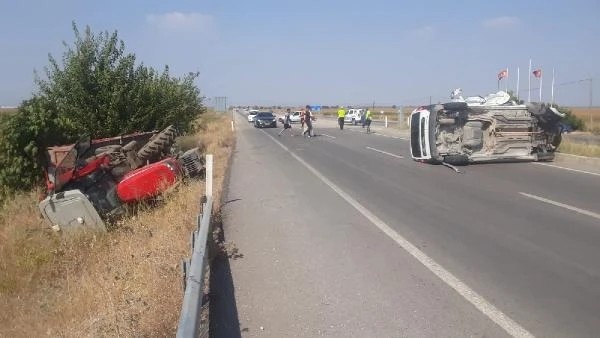 Adana'da panelvan traktöre çarptı: 2 yaralı  