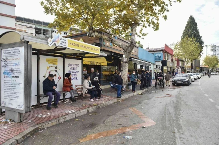 Adana’da "Kadın Hakları Durağı" oluşturuldu
