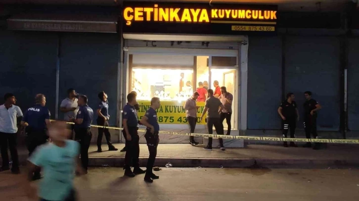 Adana’da silahlı kuyumcu soygunu: 1 yaralı
