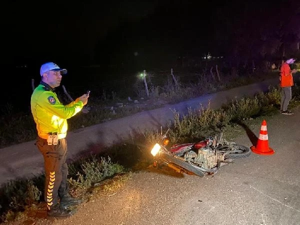 Adana'da, TIR'a arkadan çarpan motosikletli öldü