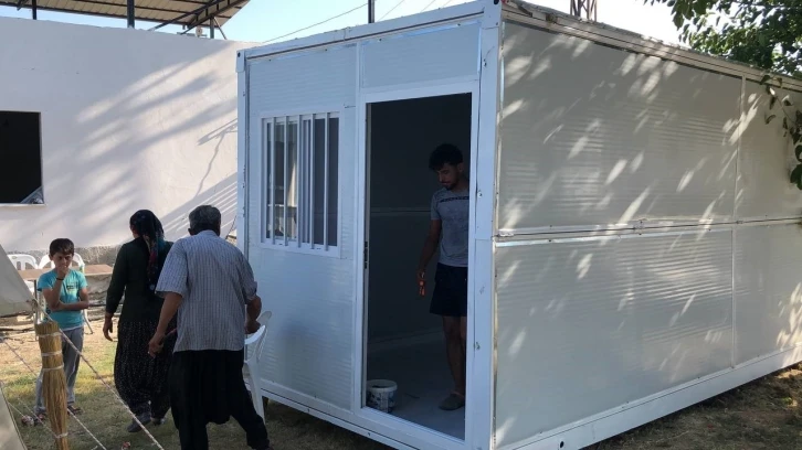 Adana Kozan’da 5.5’lik deprem sonrası konteynerler kuruldu
