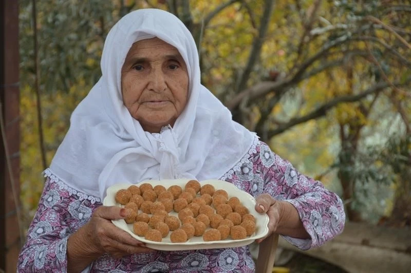 Adana’nın unutulmaya yüz tutmuş yemek ve el sanatları kültürü ortaya çıkartılıyor
