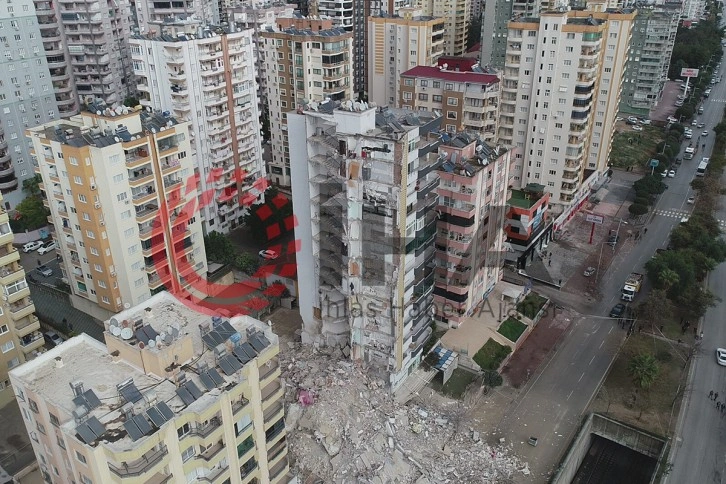 Adana’da artçı depremde yıkılan Kubilay Apartmanı havadan görüntülendi