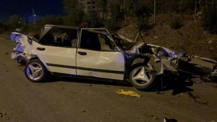 Adana'da devrilen otomobildeki 1 kişi öldü, 1 kişi yaralandı