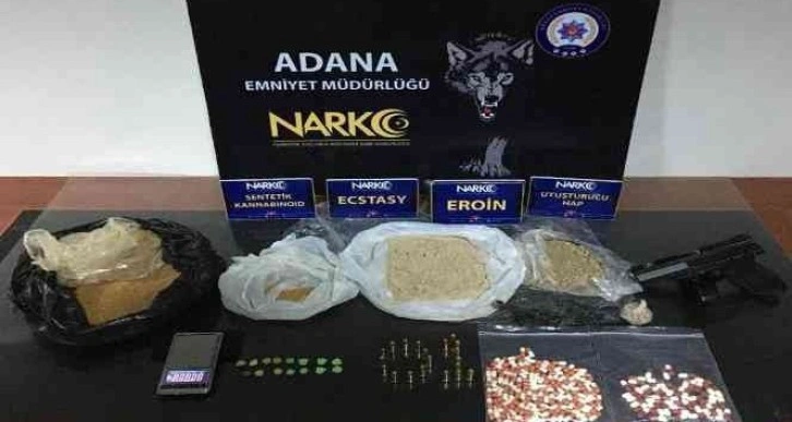 Adana’da evinden eroin çıkan zanlı tutuklandı