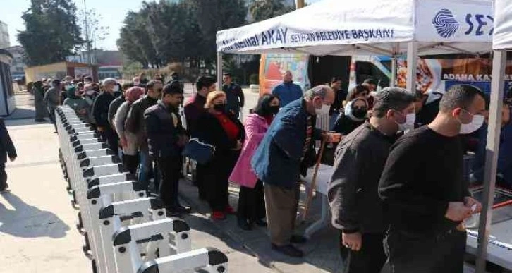 Adana’da mantı kuyruğu