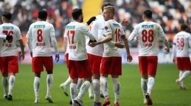 Adana'da nefes kesen gol düellosu! Henrique şov yaptı, Sivasspor 3 puanı kaptı