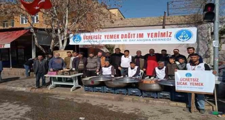 Adana’da öğrenci ve öğretmenlerden örnek seferberlik