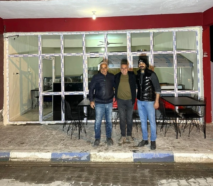 Adanalı kebapçı, Hatay’da depremzede meslektaşına yeni dükkan açtı
