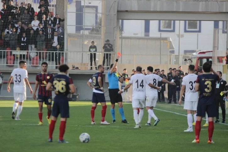 Adanaspor - Göztepe ve Altay - Boluspor maçlarının hakemleri belli oldu
