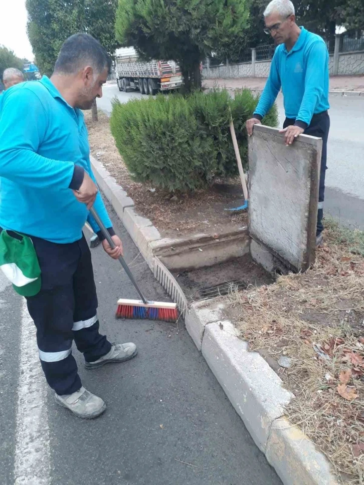 Adıyaman Belediyesi, mazgal temizliği ile kışa hazırlanıyor
