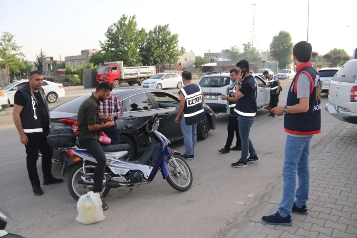 Adıyaman’da 327 polis uygulamaya katıldı
