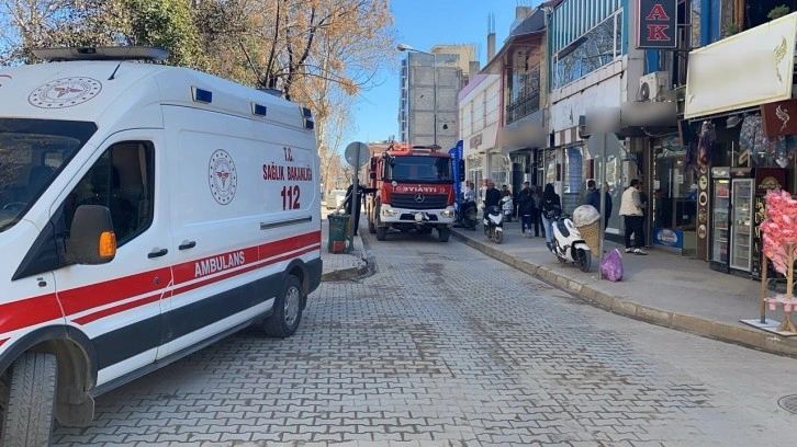 Adıyaman'da Döner Dükkanında Çıkan Yangında 2 Kişi Yaralandı