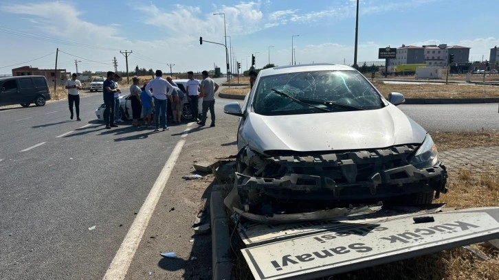 Adıyaman'da iki otomobilin çarpıştığı kazada 5 kişi yaralandı