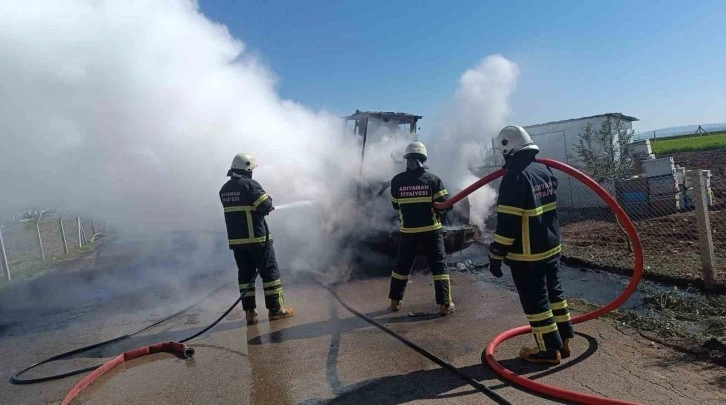 Adıyaman’da Kepçe Alev Aldı! İtfaiye Ekipleri Söndürdü