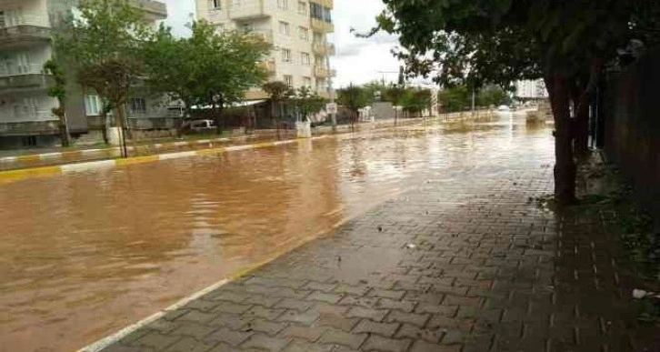 Adıyaman’da 10 dakikalık dolu ve yağmur, hayatı felç etti