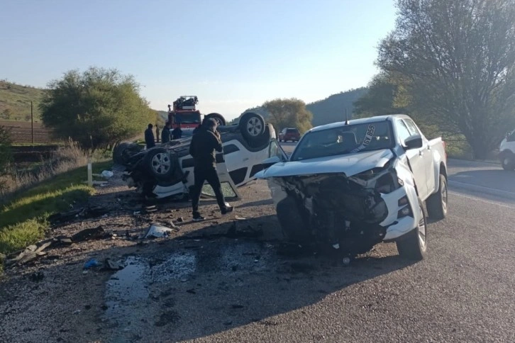 Adıyaman'da kamyonet ile otomobil çarpıştı: 7 yaralı