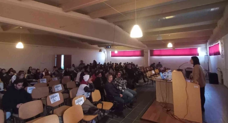 ADÜ Karacasu MYO’da ’Bağımlılıkla Mücadele Seminerleri’ düzenlendi
