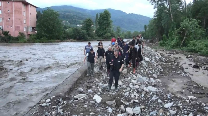 AFAD Başkanı Yunus Sezer, Kastamonu’da sel bölgesinde incelemelerde bulundu
