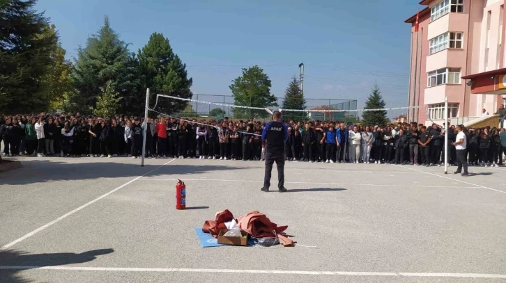 AFAD’dan lise öğrencilerine afet eğitimi
