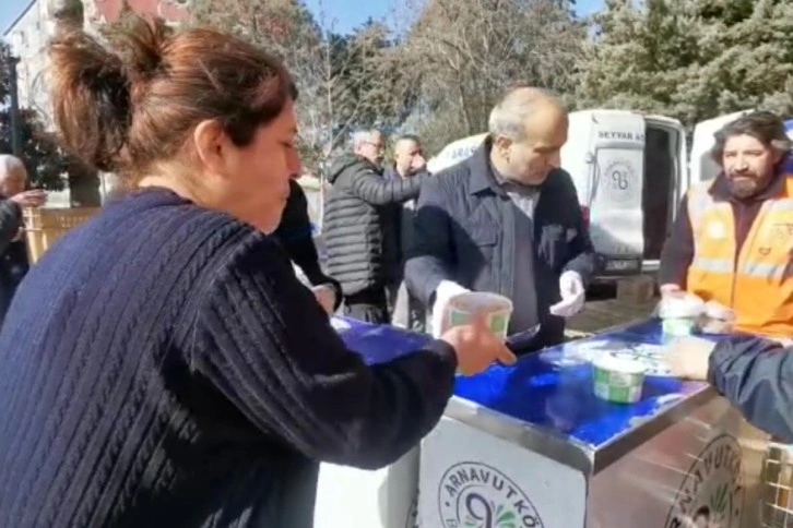 Afet bölgesinde her gün 8 bin kişilik yemek