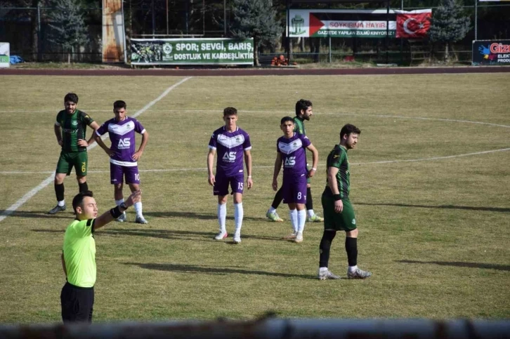 Afyon’da Süper Amatör Lig’de gergin maç
