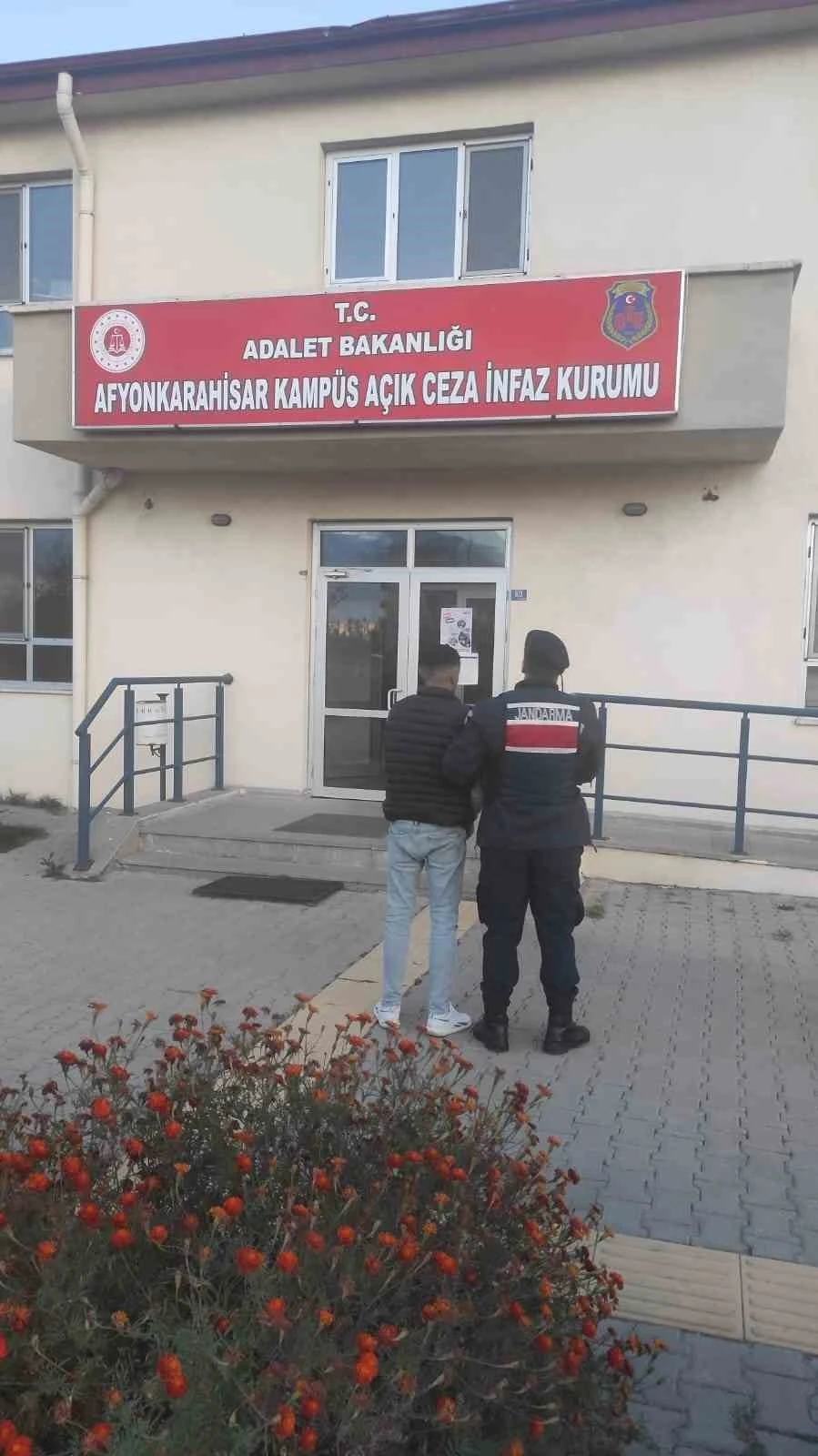 Afyonkarahisar’da aranan şahıs yakalandı
