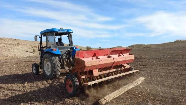 Afyonkarahisar’da buğday ve arpa ekim sezonu sone erdi
