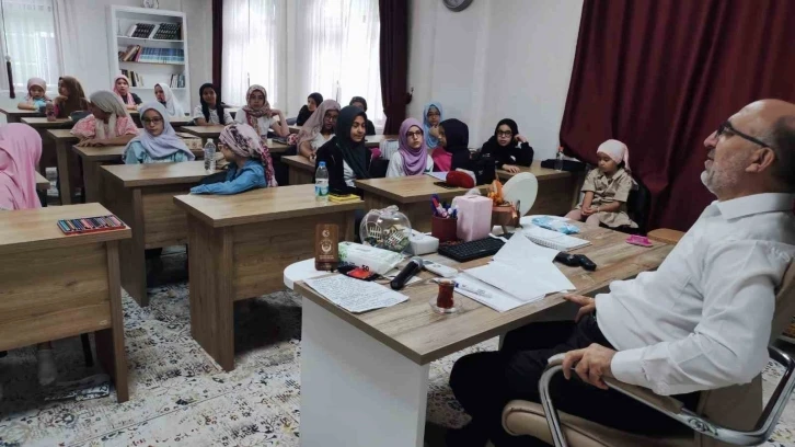 Afyonkarahisar’da Mahremiyet ve Çevre Bilinci semineri
