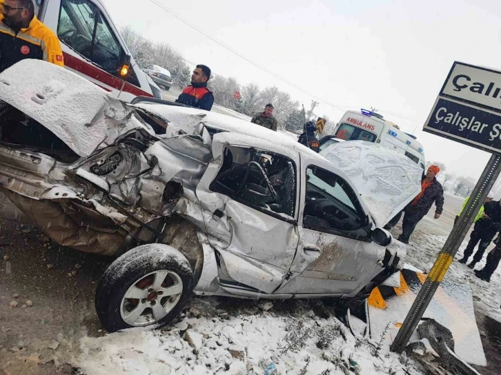 Afyonkarahisar’da trafik kazası: 5 yaralı
