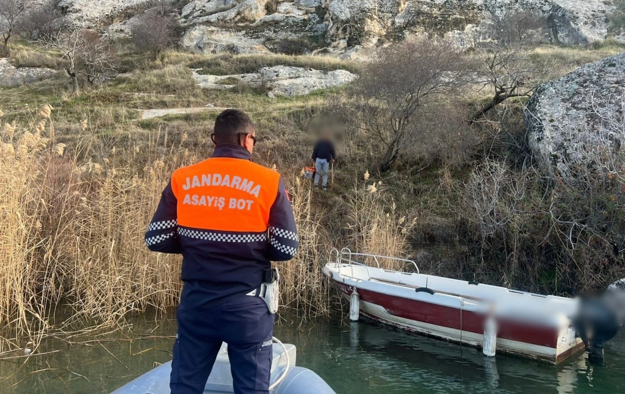 Ağ ile avlanma yasağına uymayan şahsı jandarma yakaladı