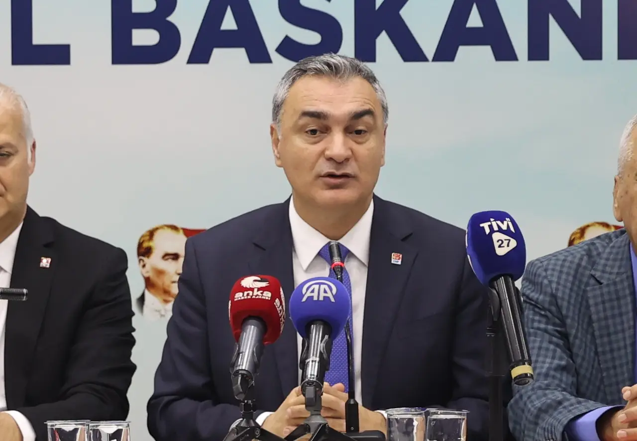 Müslim Sarı, Gaziantep'te belediye soruşturmaları ve seçim iş birliğini değerlendirdi