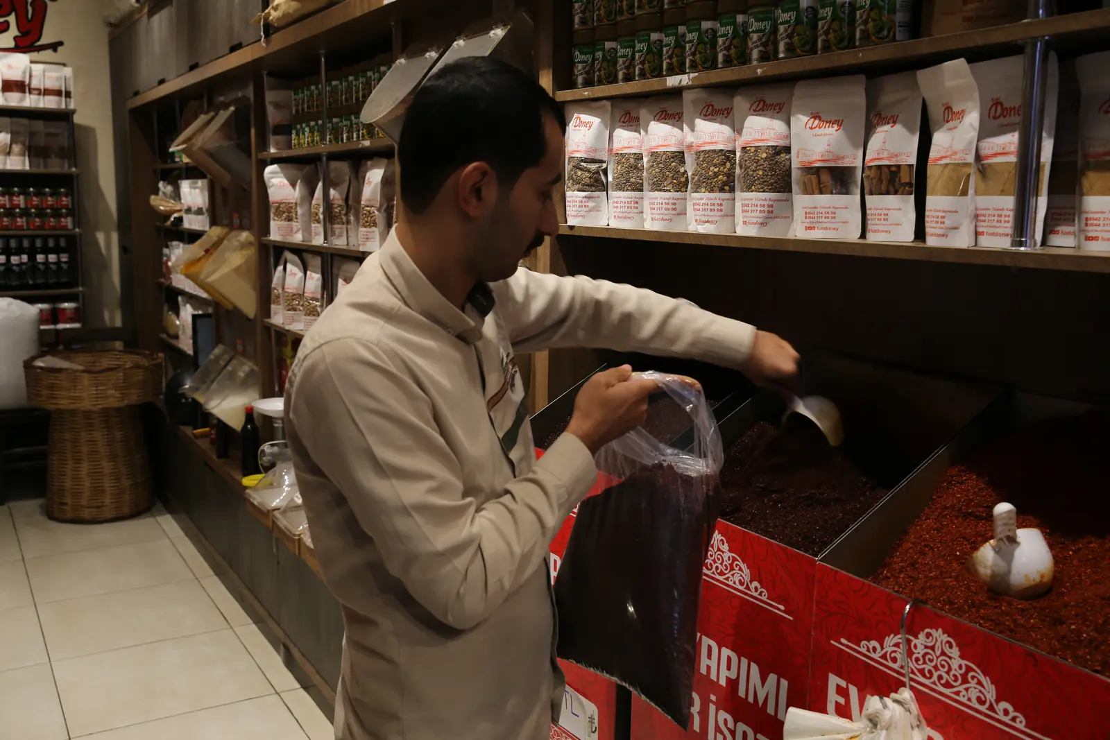 Şanlıurfa’da beş nesildir sürdürülen ticaretin adresi: 200 yıllık dükkân
