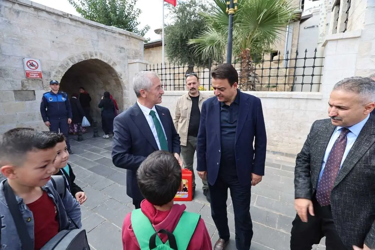 Tokat yöneticileri Şahinbey’deki eğitim ve sosyal tesisleri gezdi