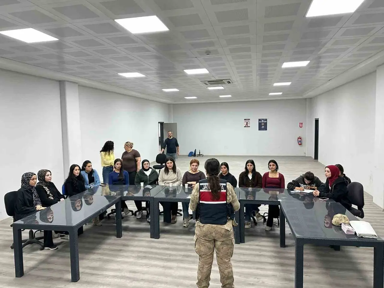 Kilis OSB’de çalışanlara şiddetle mücadele ve KADES anlatıldı
