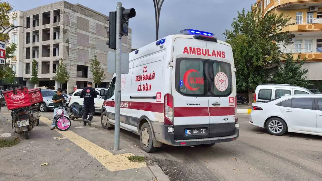 Adıyaman’da motosiklet kazası: Sürücü hastaneye kaldırıldı