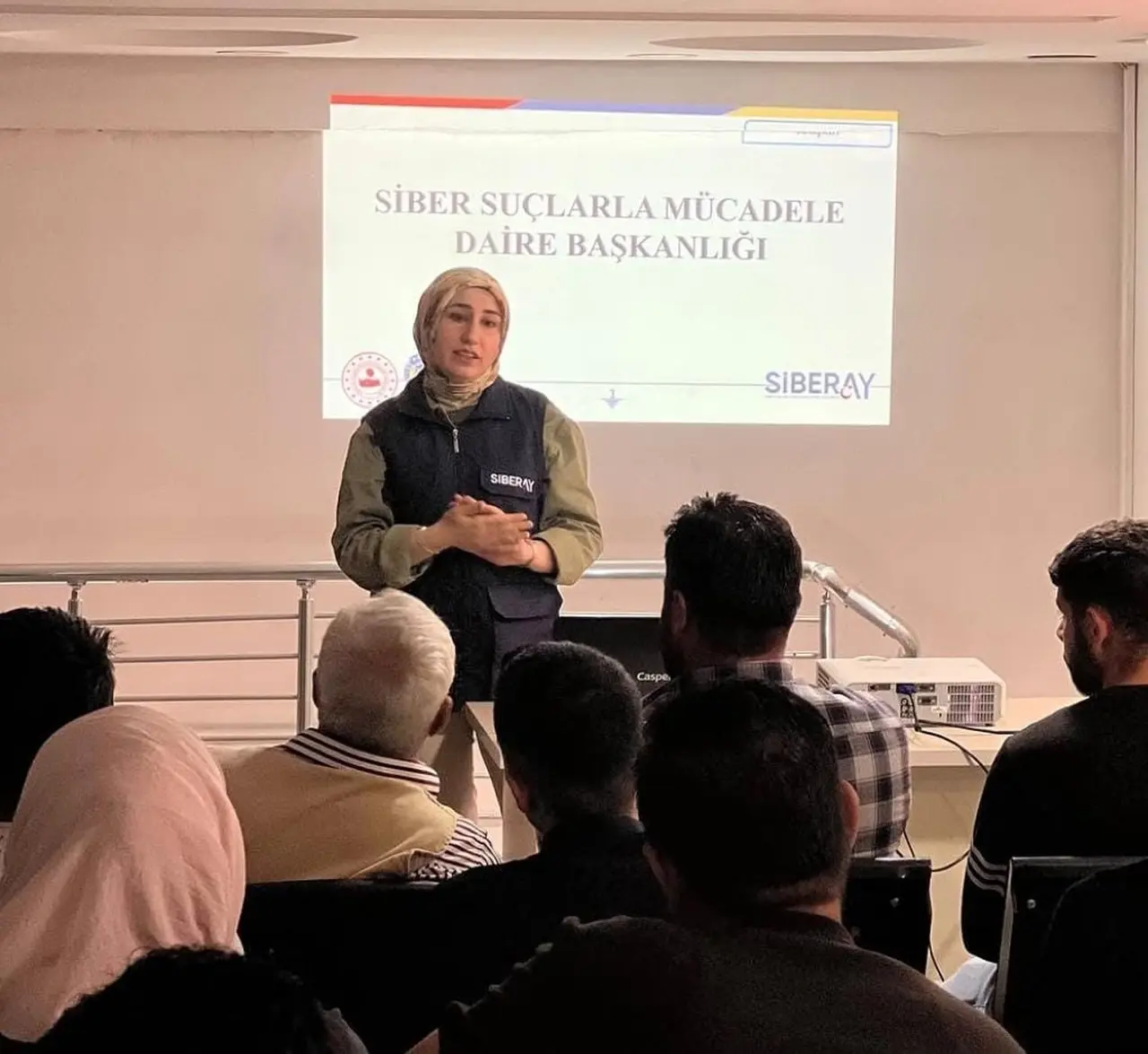 Kilis’te yabancı misafirlere dijital güvenlik eğitimi verildi