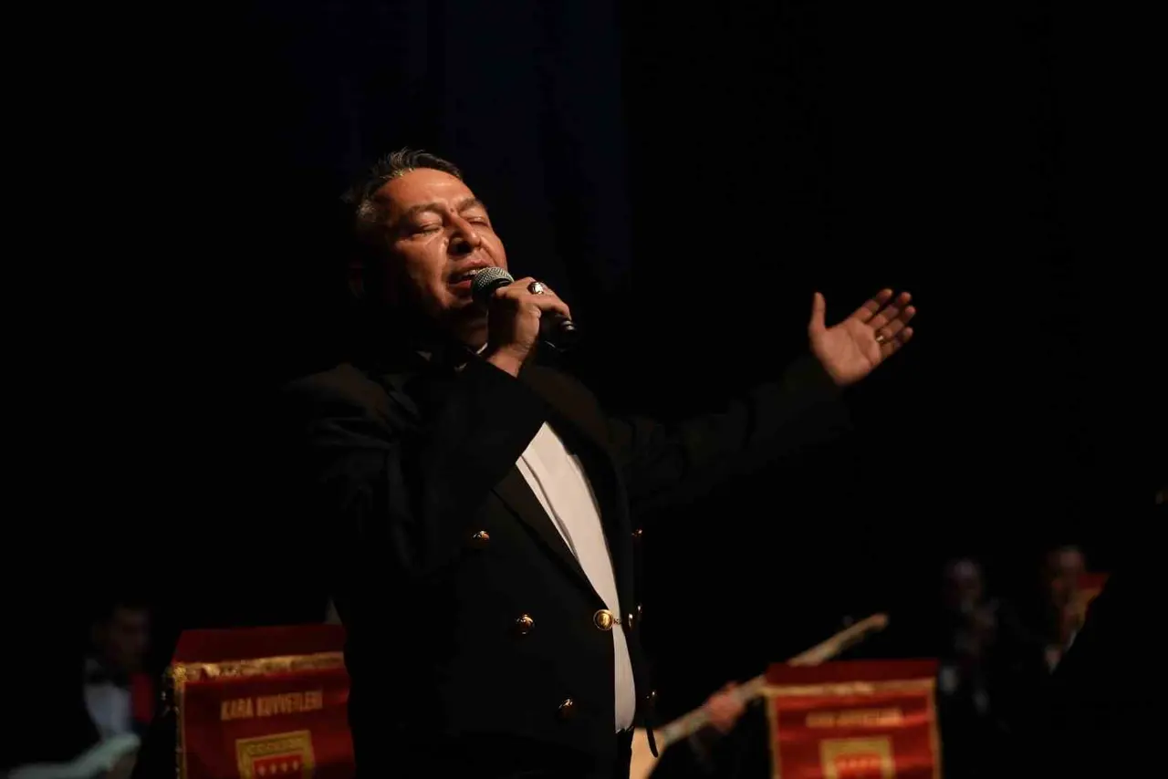 Mardin Kültür Yolu Festivali'nde Kara Kuvvetleri Bando Komutanlığı sahne aldı