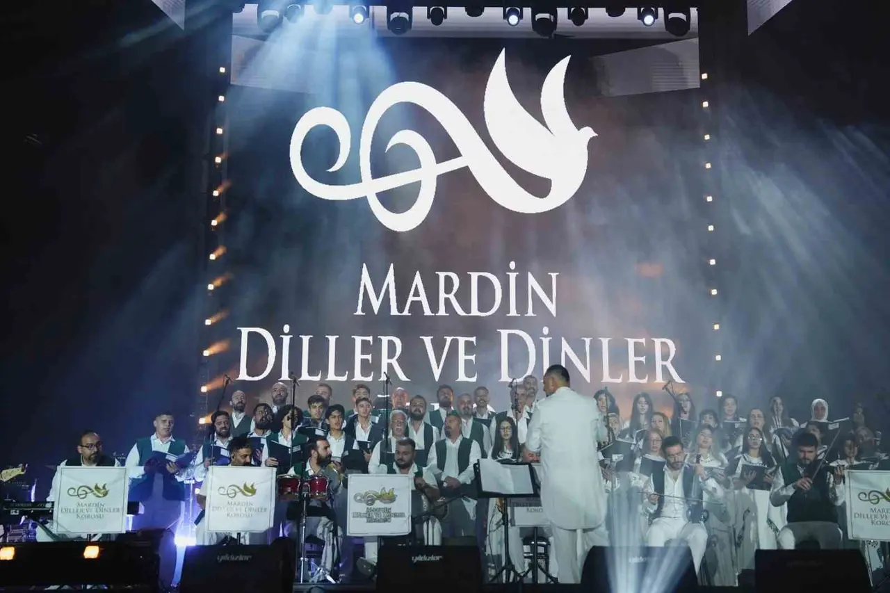 Mardin’de farklı dillerin ezgileri festival sahnesinde buluştu