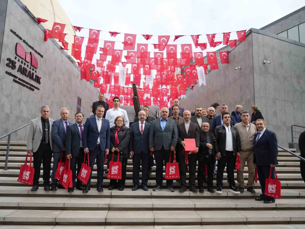 Gaziantep’in tarihine federasyon buluşması: 25 Aralık Panorama Müzesi gezildi