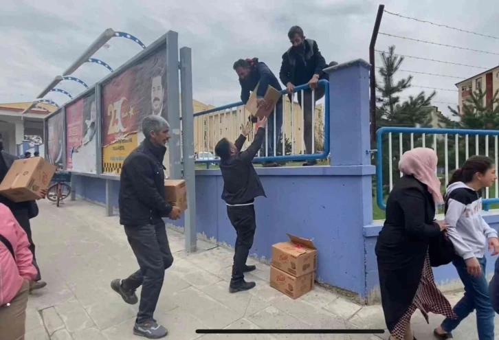 Ağrı Belediyesinin şeker dağıtma organizasyonu bazı kişiler tarafından sabote edildi
