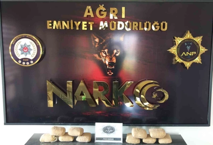 Ağrı’da 8 kilo 750 gram toz esrar ele geçirildi
