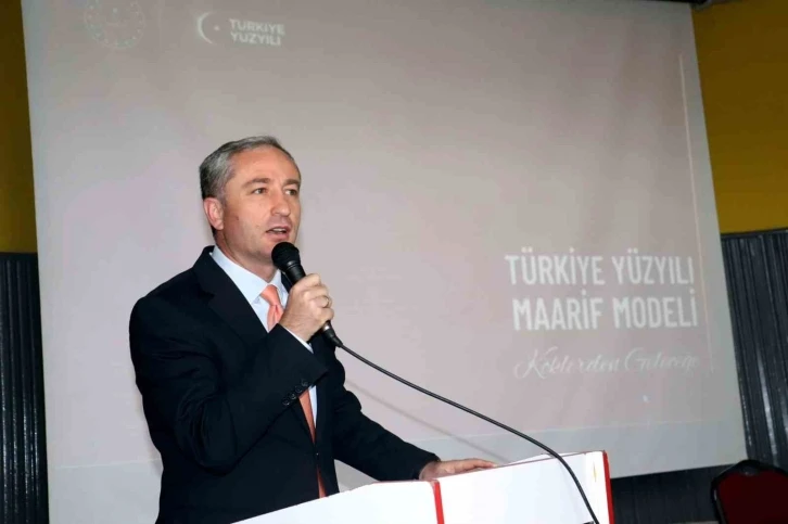 Ağrı’da "Türkiye Yüzyılı Maarif Modeli" hakkında bilgilendirme toplantısı gerçekleştirildi
