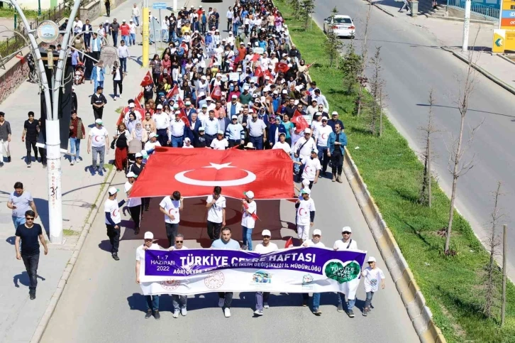 Ağrı’da ’Sıfır Atık’ parolasıyla "81 İlde 81 Milyar Adım Çevre Yürüyüşü" düzenlendi
