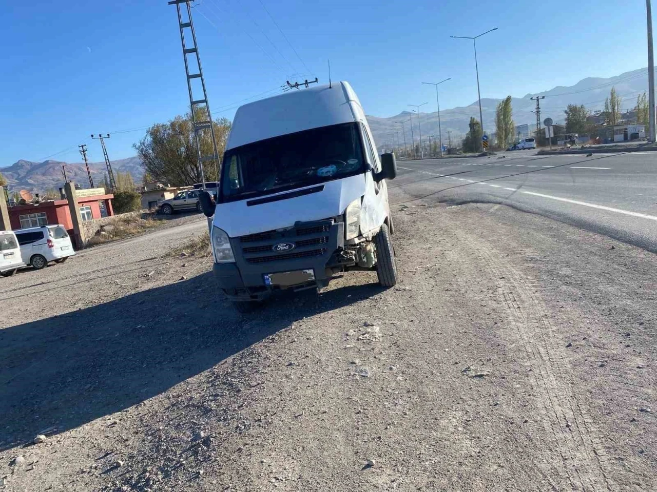 Ağrı’da trafik kazası: 3 kişi yaralandı
