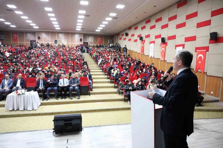 Ağrı’da “Yüreğimdesin Kudüs” temalı resim yarışmasında ödüller sahiplerini buldu
