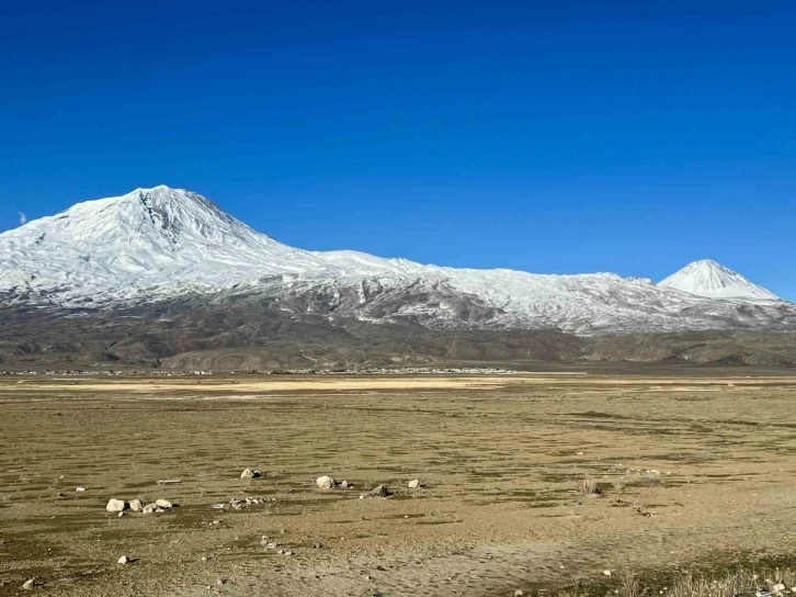 Ağrı Dağı ihtişamıyla göz kamaştırıyor
