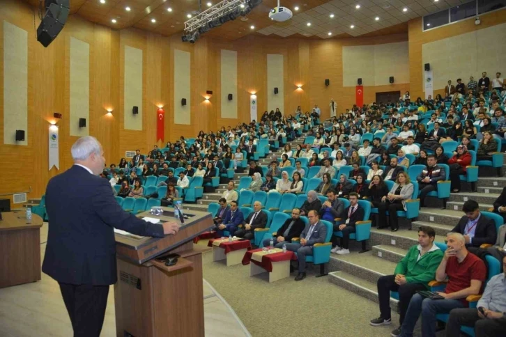 Ahi Evran Tıp Öğrenci Sempozyumu’nda hekimlik konuşuldu
