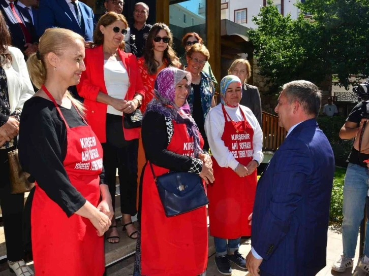 Ahi kadınları, yöresel yemek yarışmasıyla hünerlerini sergiledi
